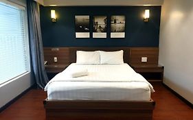 Reddoorz Premium Cloud 9 An Nhon Hotel