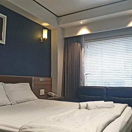 Reddoorz Premium Cloud 9 An Nhon Hotel Thành Pho Ho Chí Minh Esterno foto
